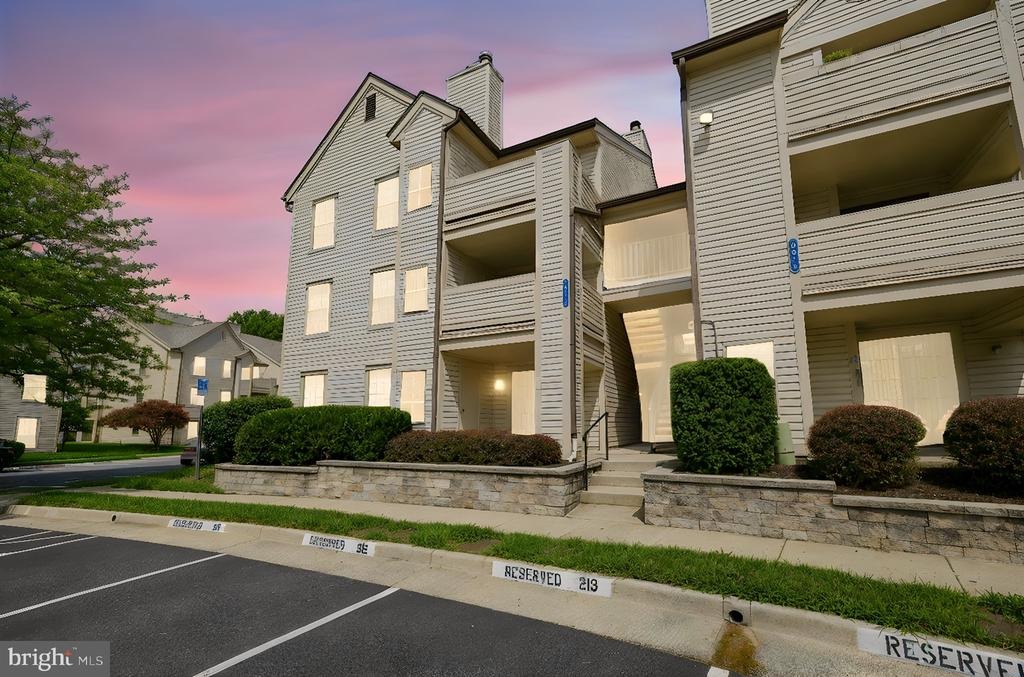 Mary Caroline Cir, Alexandria, VA 22310