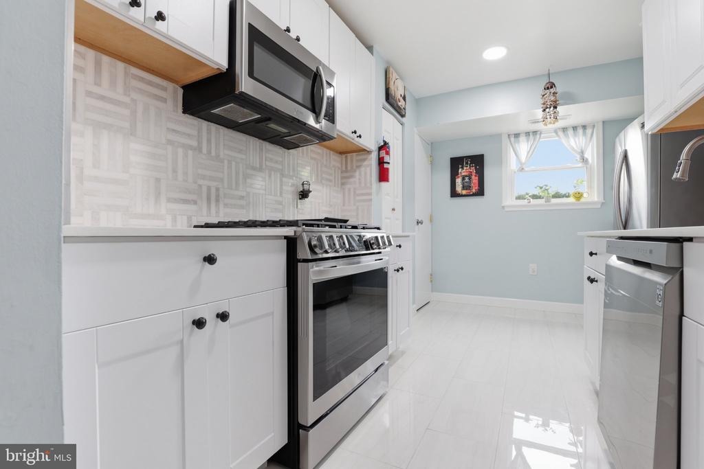 Mayflower Ct, Alexandria, VA 22312 #1