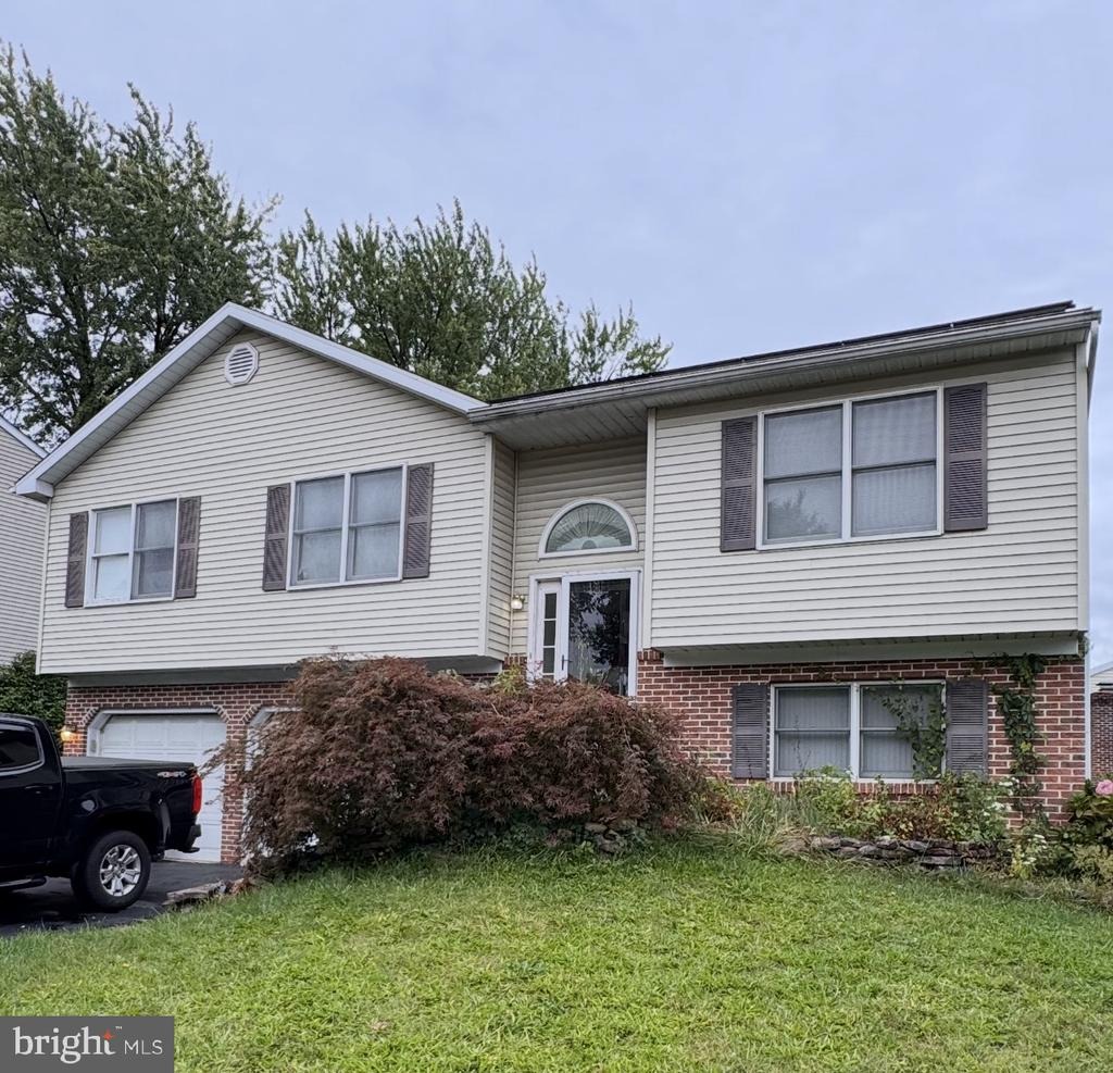 Fairway Dr, Reading, PA 19606