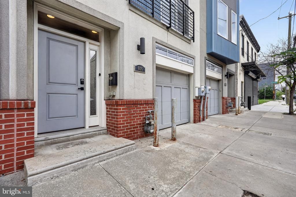 Jefferson St, Philadelphia, PA 19122