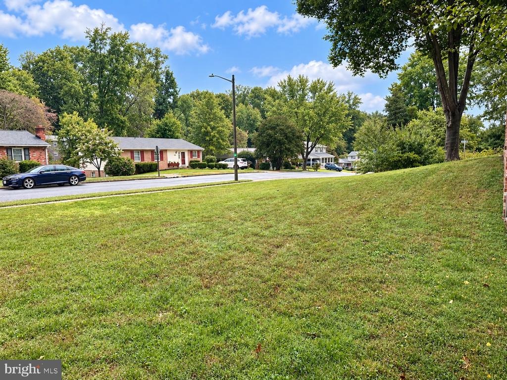 Hadlow Dr, Springfield, VA 22152 #1