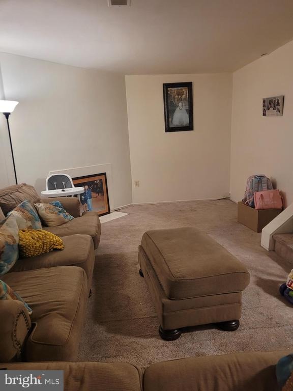 Greenwood Dr, Lindenwold, NJ 08021