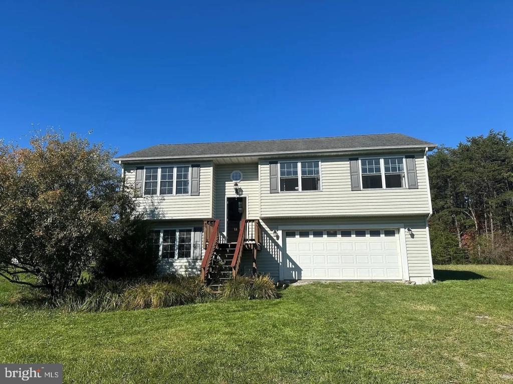 Snake Eyes Ln, Berkeley Springs, WV 25411