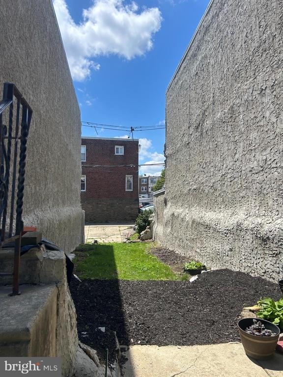 Forrest Ave, Philadelphia, PA 19138