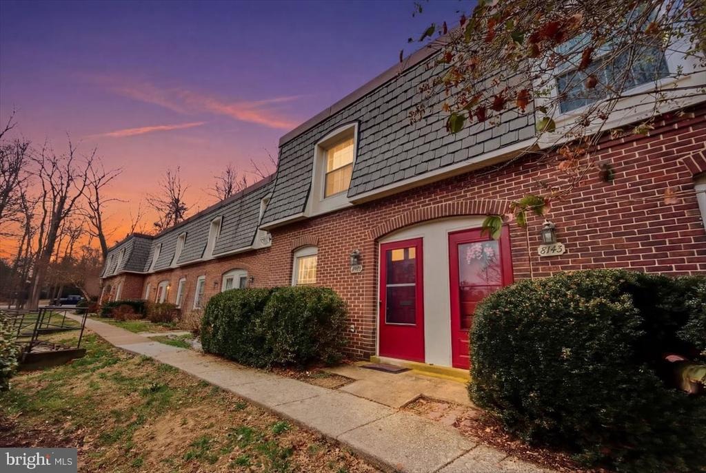 Kingsway Ct, Springfield, VA 22152