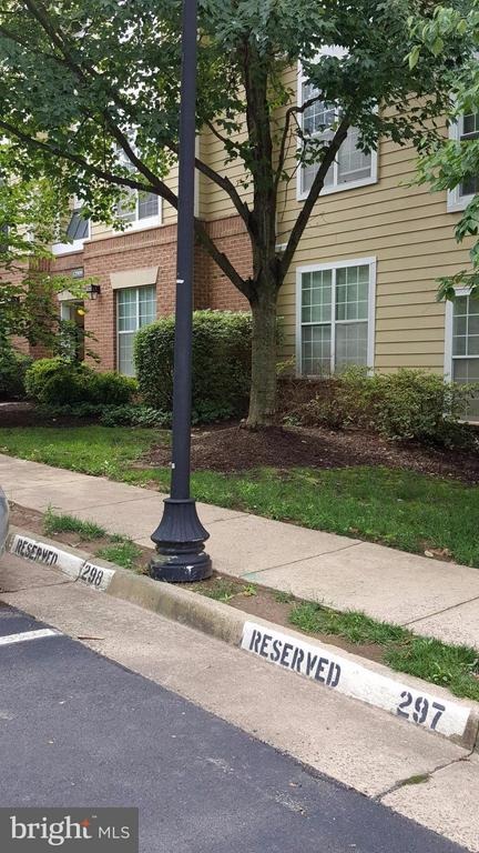Alton Sq, Herndon, VA 20170 #1