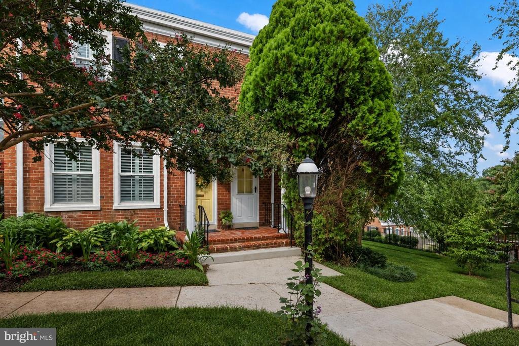 32nd Rd, Arlington, VA 22206 #1