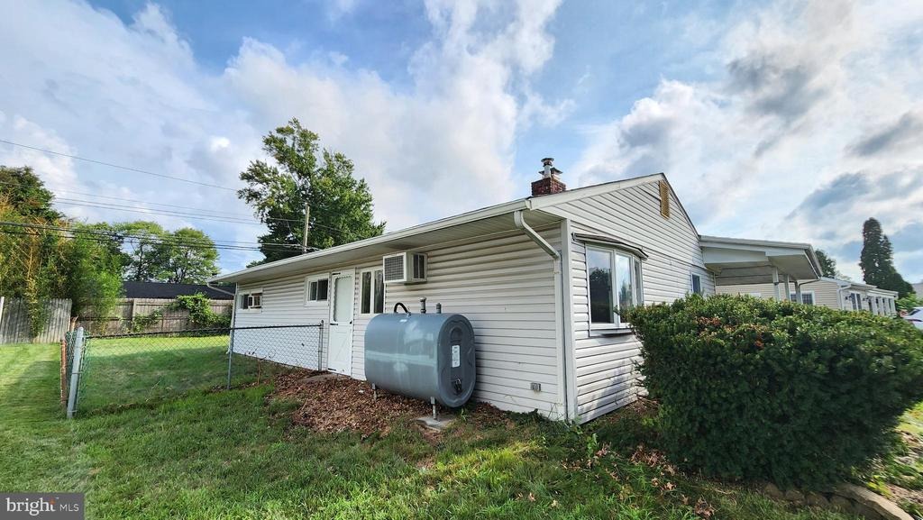 Thaliabush Ln, Levittown, PA 19054 #1