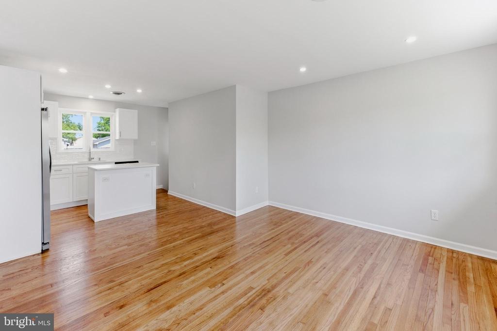 Poplar St, Gibbstown, NJ 08027 #1