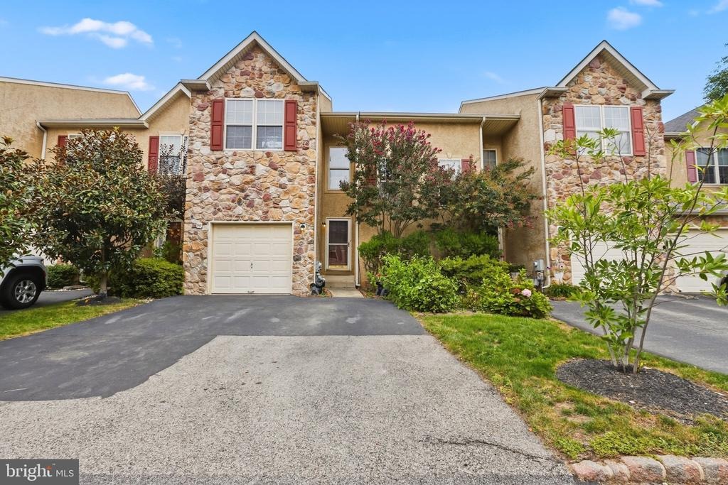 Chadwick Cir, Norristown, PA 19403