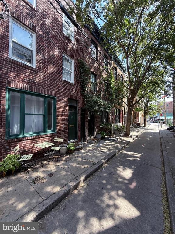 League St, Philadelphia, PA 19147 #1