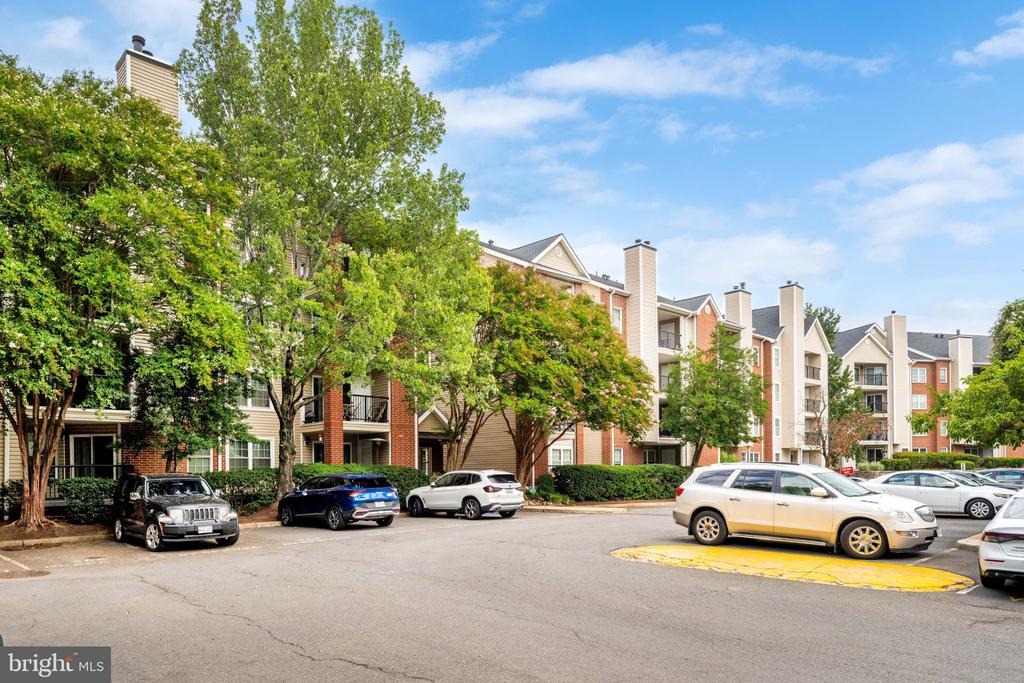 Wyndham Cir, Alexandria, VA 22302 #1
