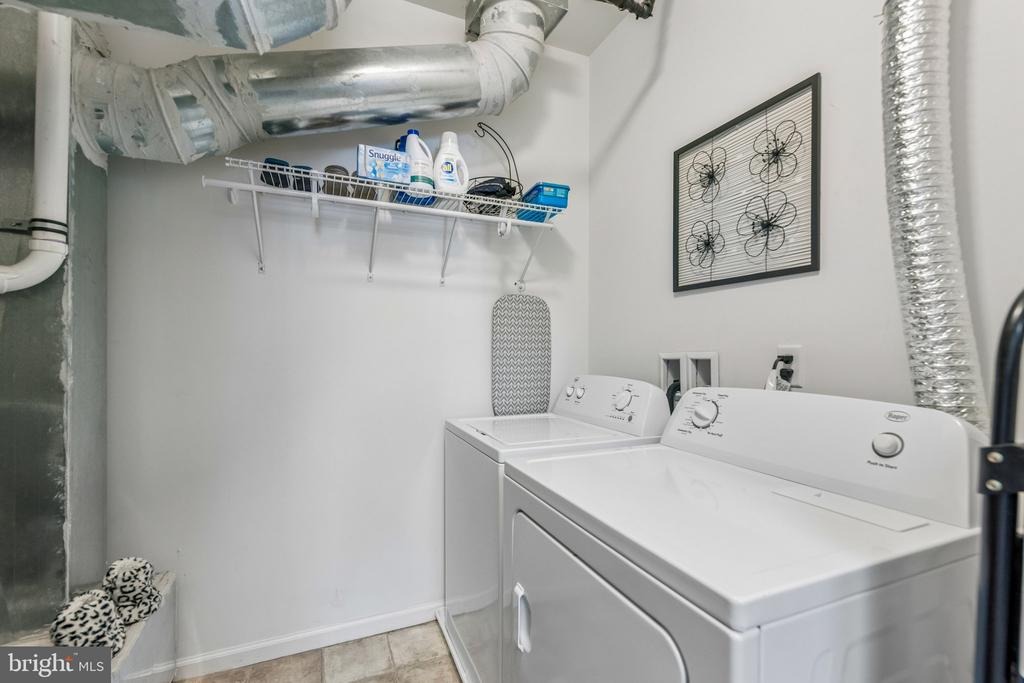 Melanie Way, Manahawkin, NJ 08050 #1