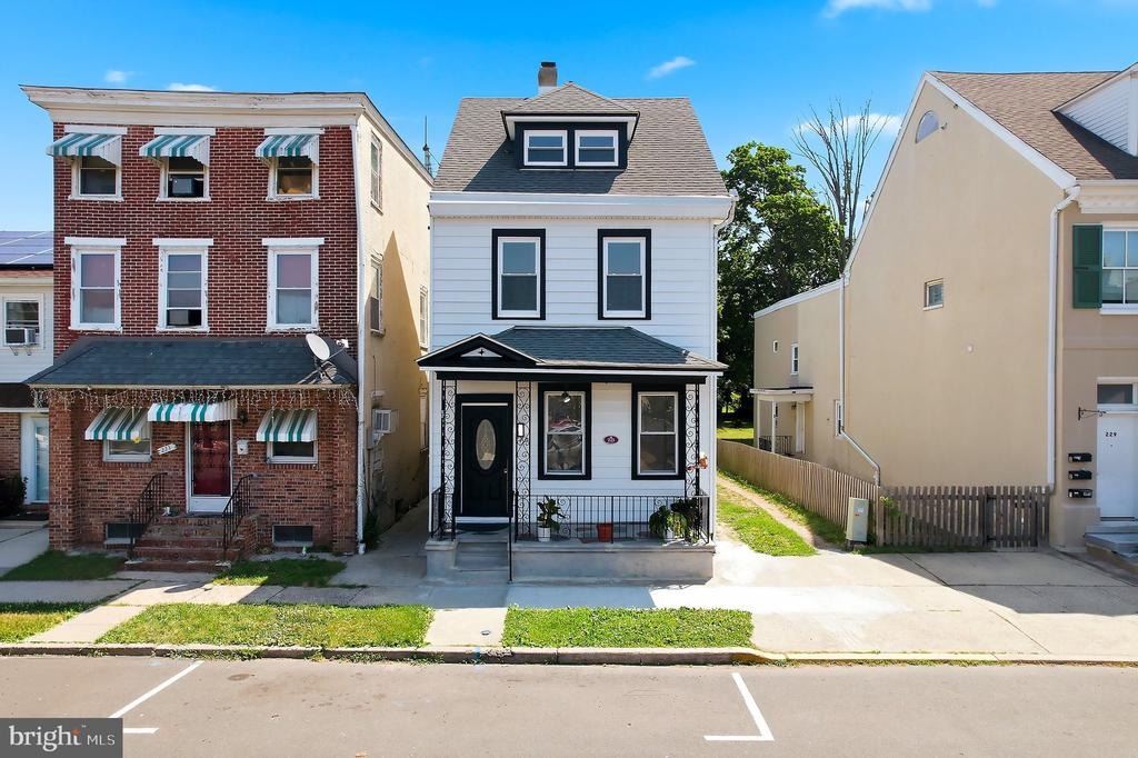 Stacy St, Burlington, NJ 08016