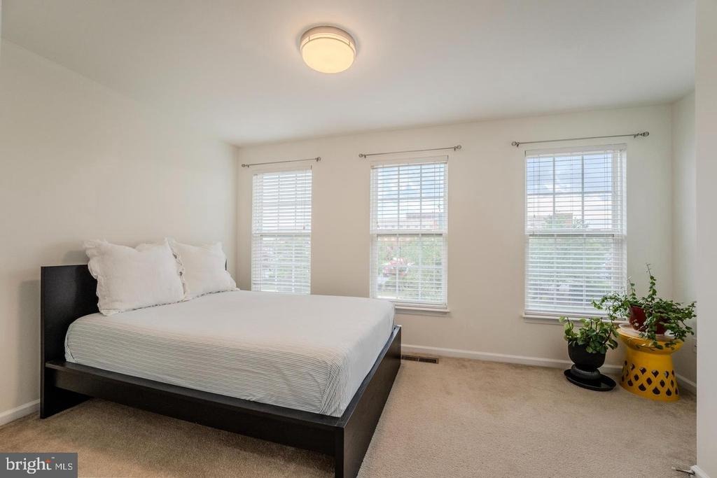 Rosemont Manor Dr, Haymarket, VA 20169 #1
