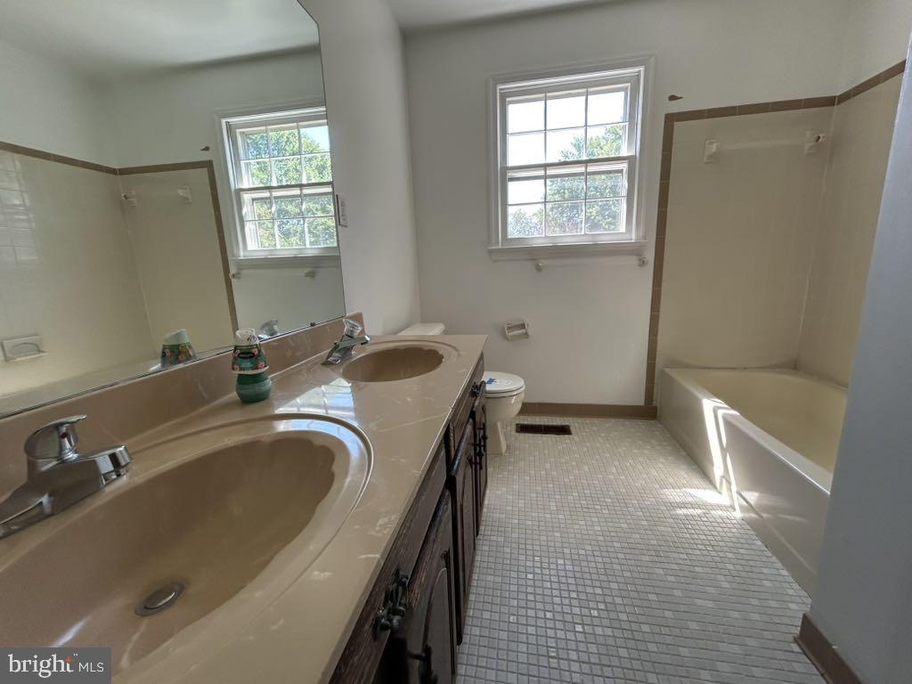 Williamsburg Dr, Waldorf, MD 20601 #1