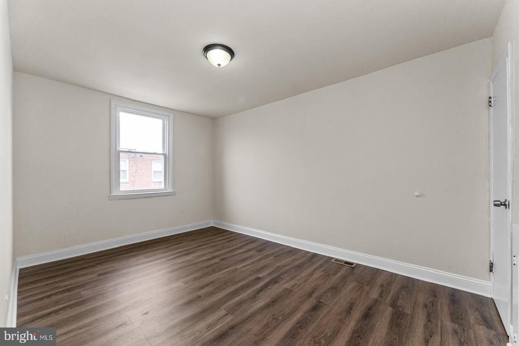 Bennington St, Philadelphia, PA 19120