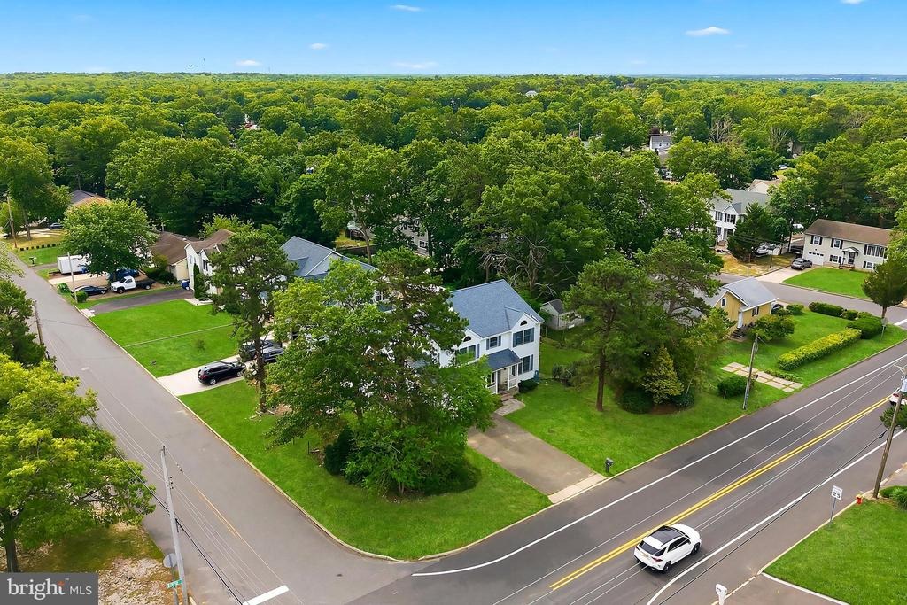 Nautilus Dr, Manahawkin, NJ 08050