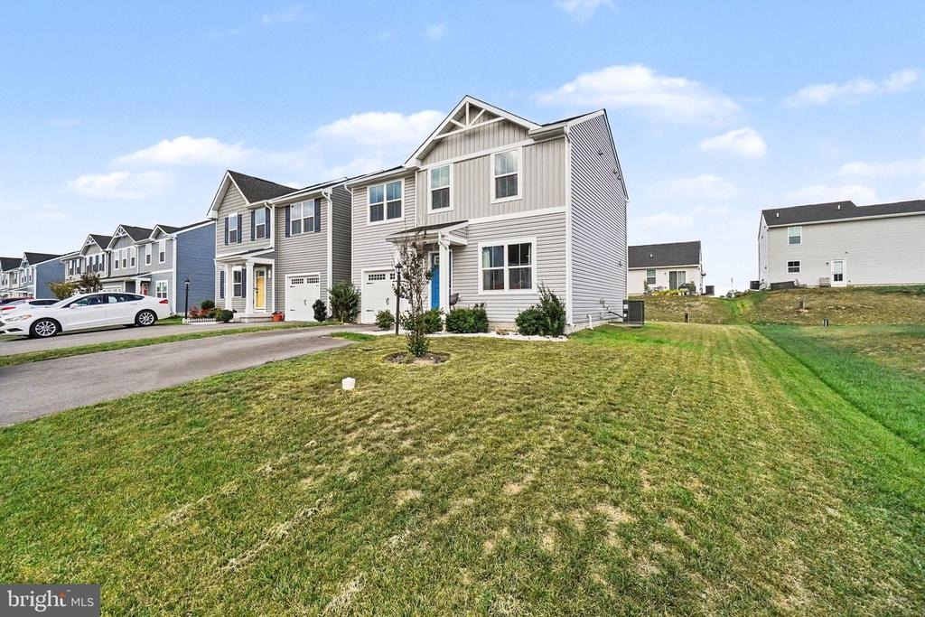 Raeann Dr, Greencastle, PA 17225