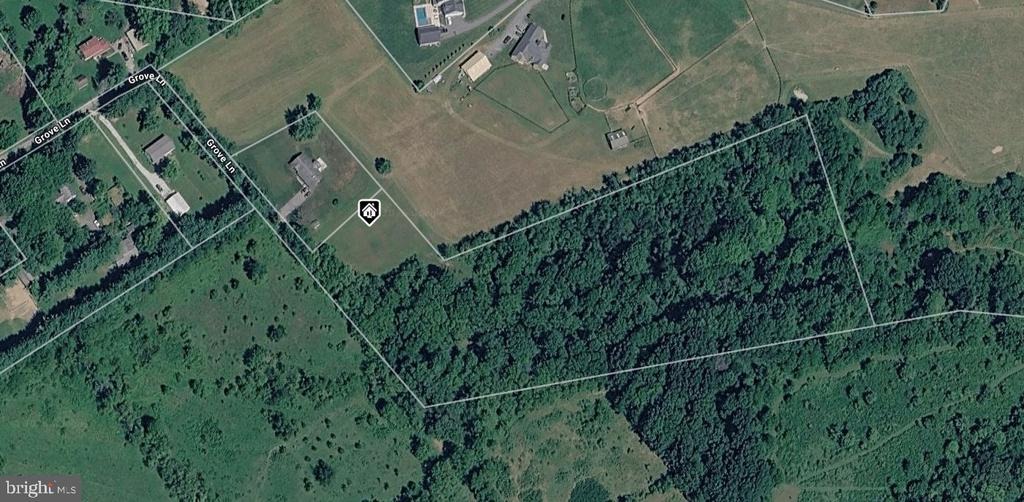 Grove Ln, Westminster, MD 21157