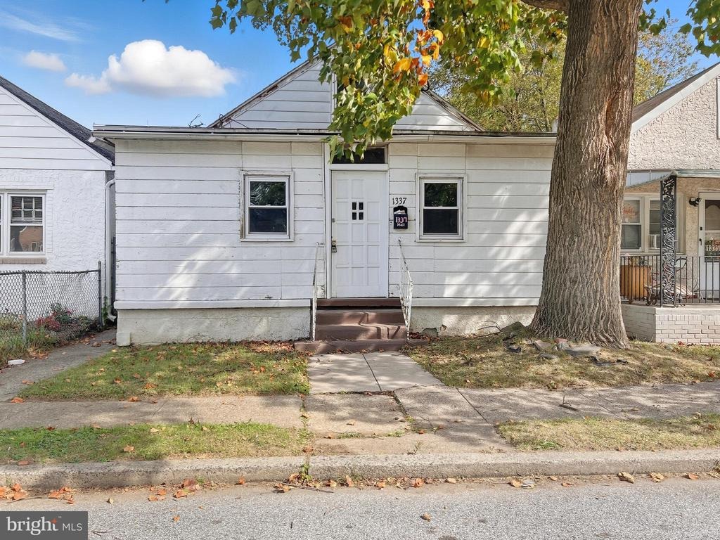 Townsend St, Chester, PA 19013