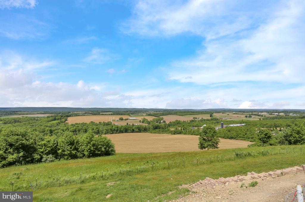 Summer Hill Rd, Schuylkill Haven, PA 17972