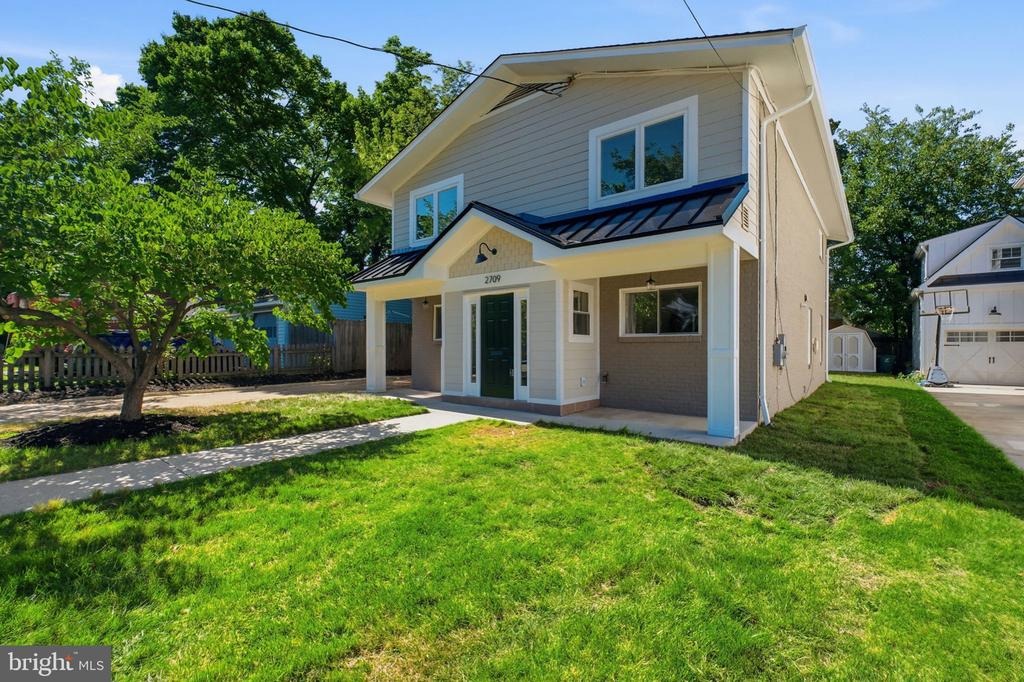 12th St, Arlington, VA 22204