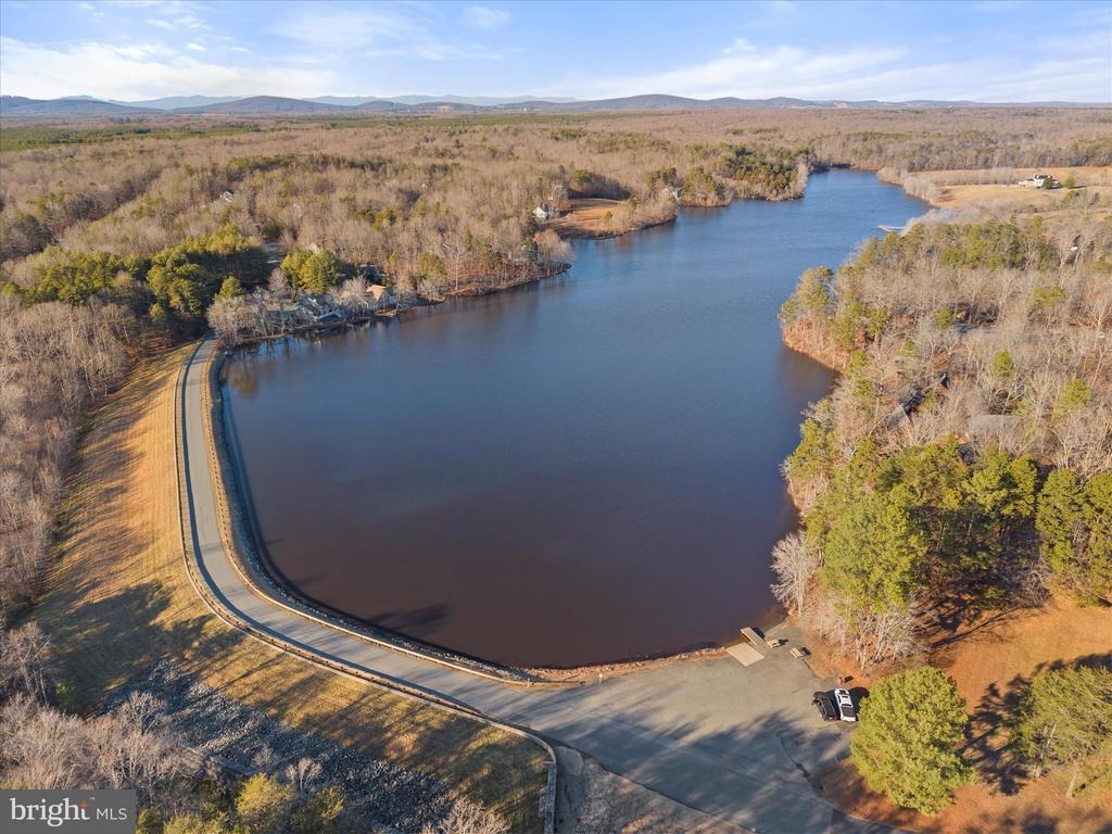 Pinehurst Dr, Gordonsville, VA 22942