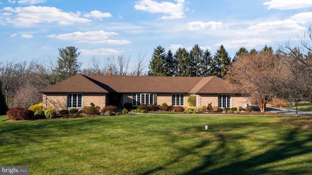 Holly Knoll Dr, Glen Arm, MD 21057