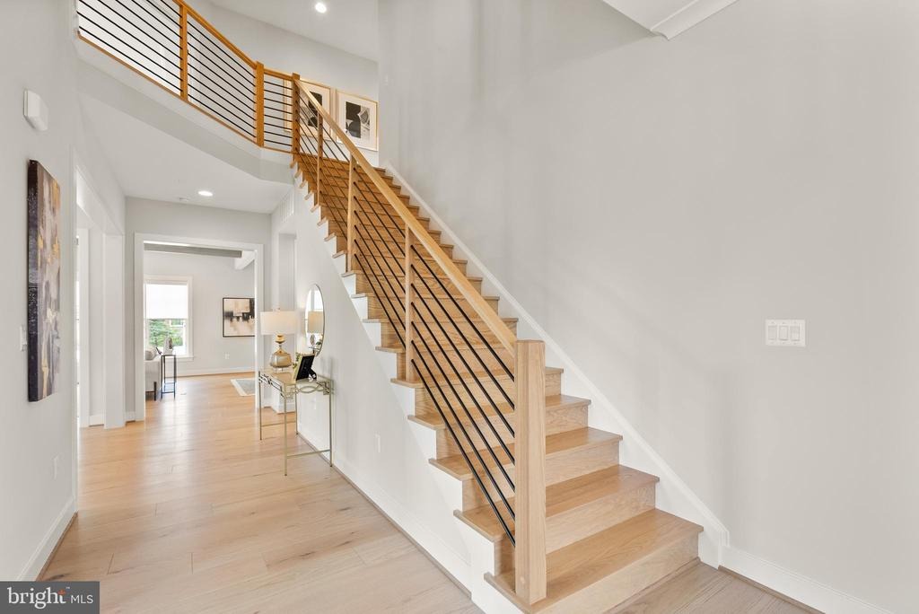Dove Cir, Vienna, VA 22180