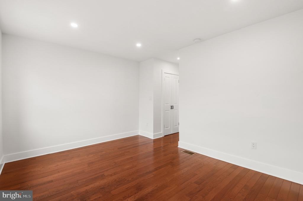 Annin St, Philadelphia, PA 19146 #1