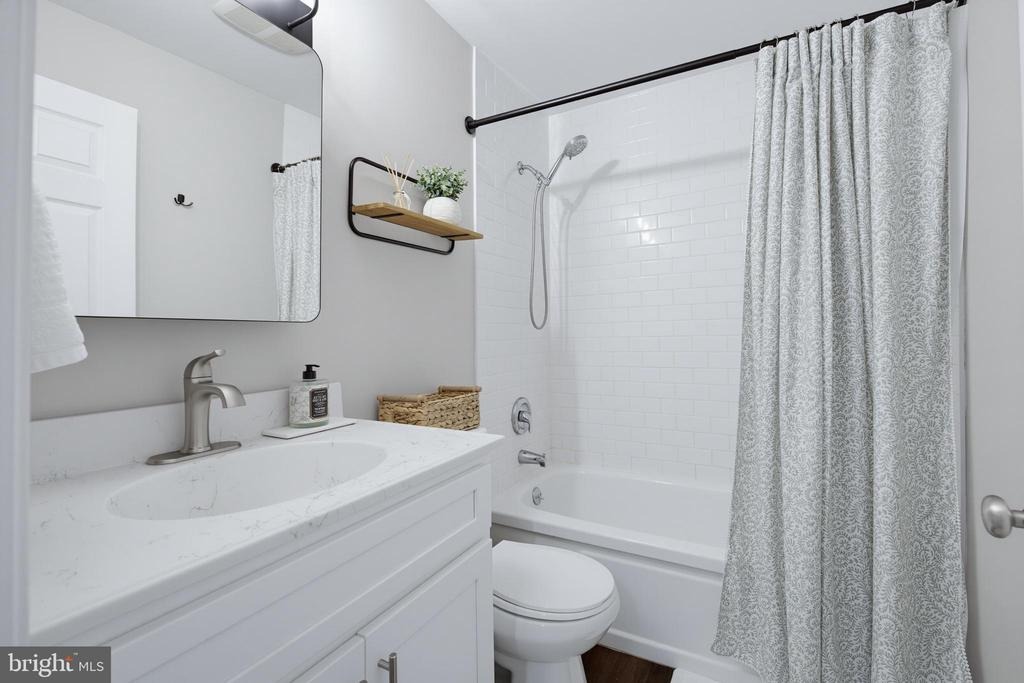 New Holland Pike, Lancaster, PA 17601