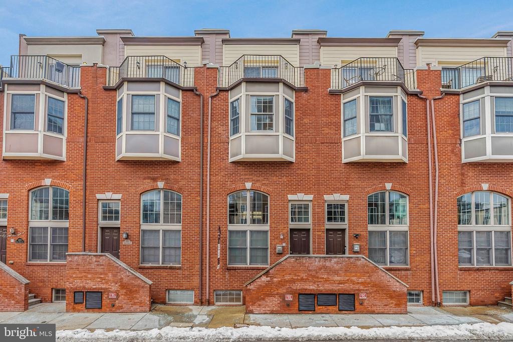 3rd St, Philadelphia, PA 19123