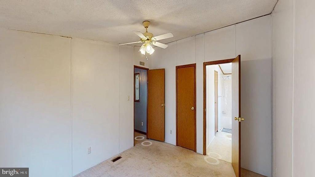 Creek St, Petersburg, WV 26847