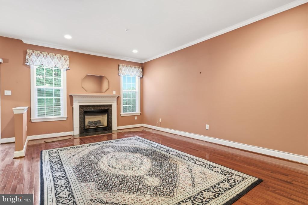 Meadowview Cir, Furlong, PA 18925