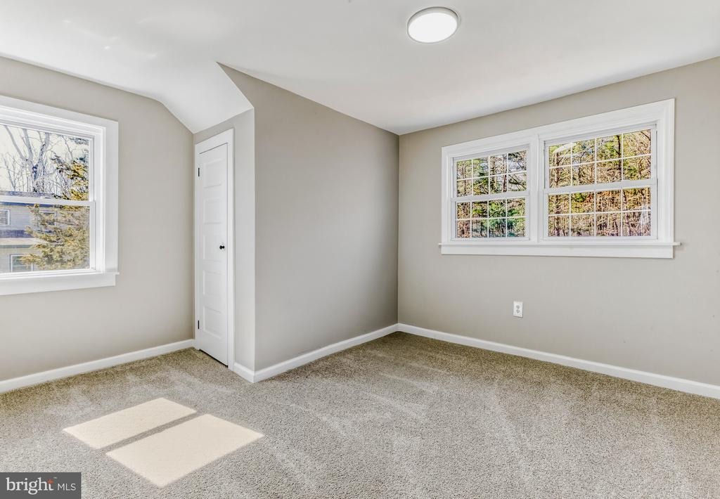 Aloe St, Egg Harbor City, NJ 08215