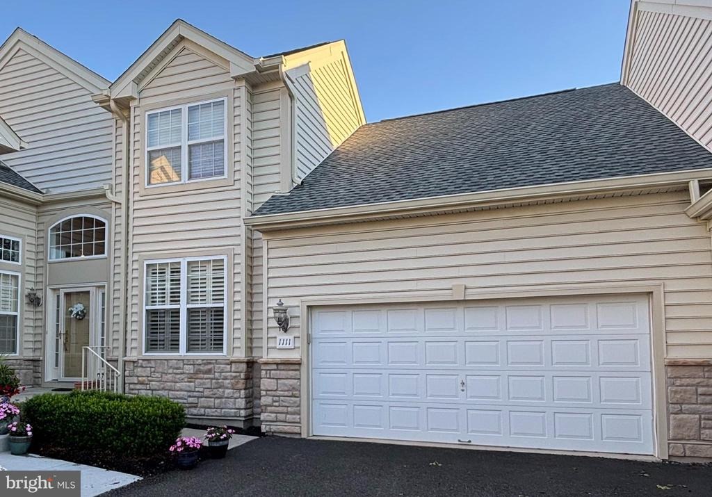 Manchester Ct, Warrington, PA 18976