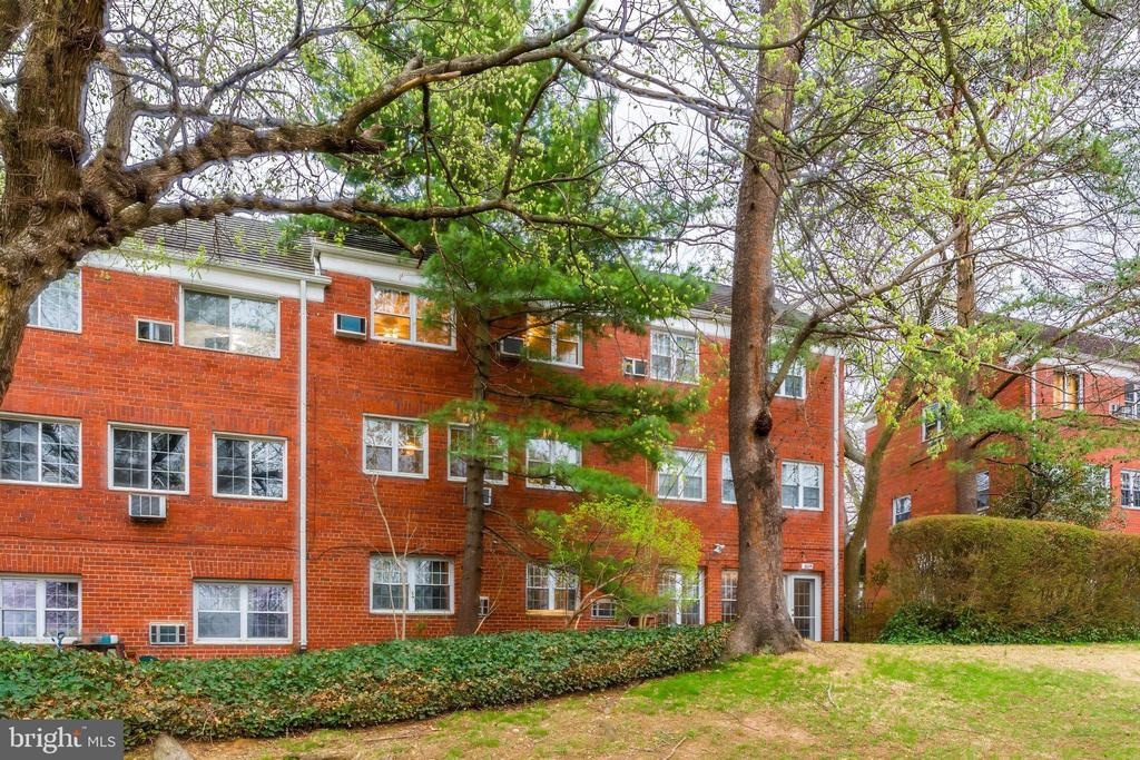 Wellington Rd, Alexandria, VA 22302 #1