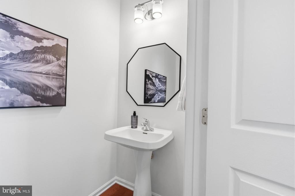 Danbury Cir, Coatesville, PA 19320