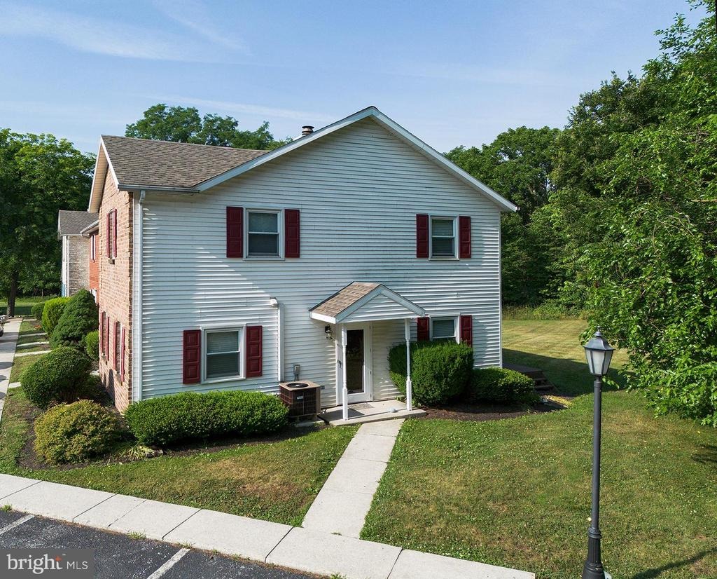 Nanroc Dr, Mechanicsburg, PA 17055