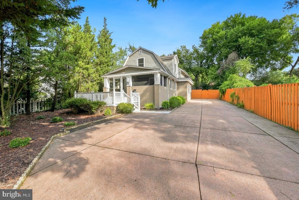 Decatur Ave, Kensington, MD 20895