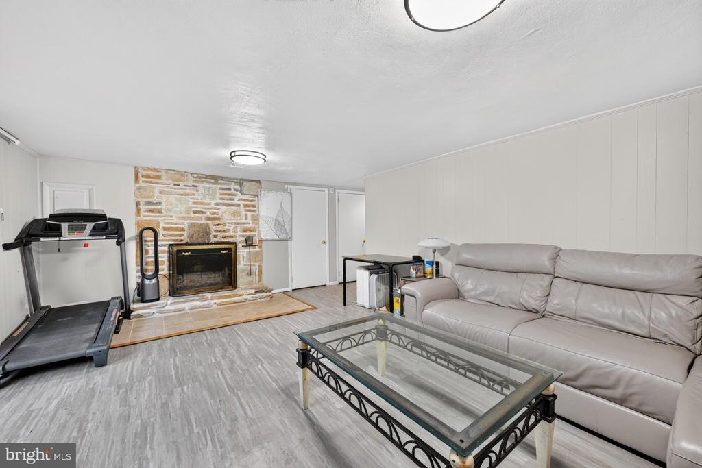 Old Ford Rd, Huntingdon Valley, PA 19006