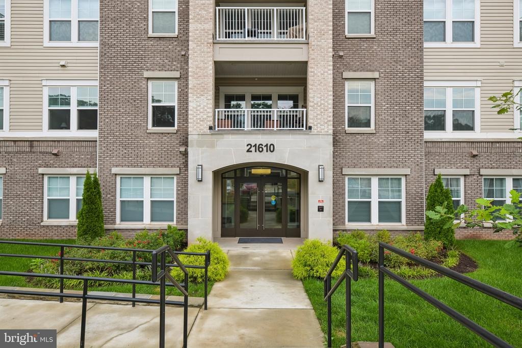 Hawksbill High Cir, Sterling, VA 20164 #1