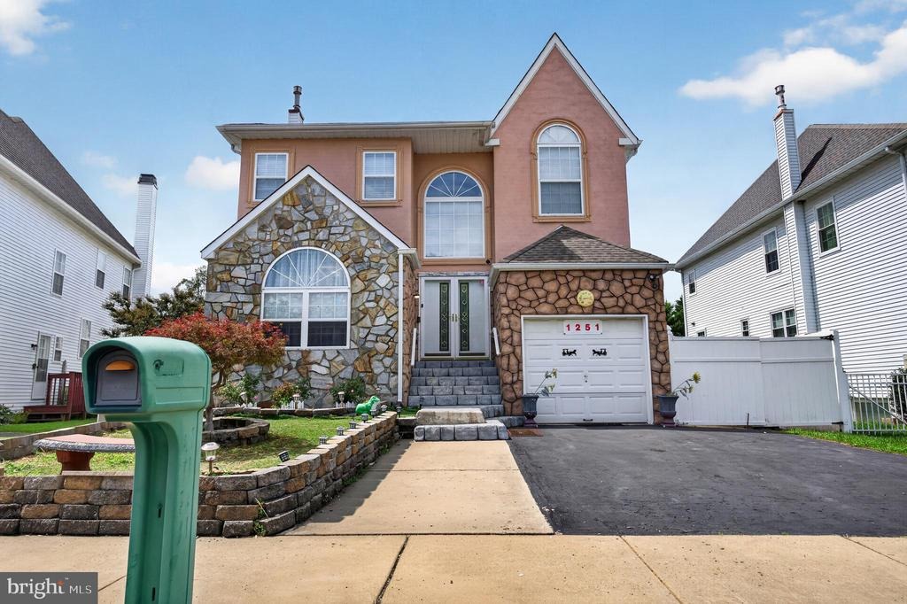 Serota Pl, Philadelphia, PA 19115 #1
