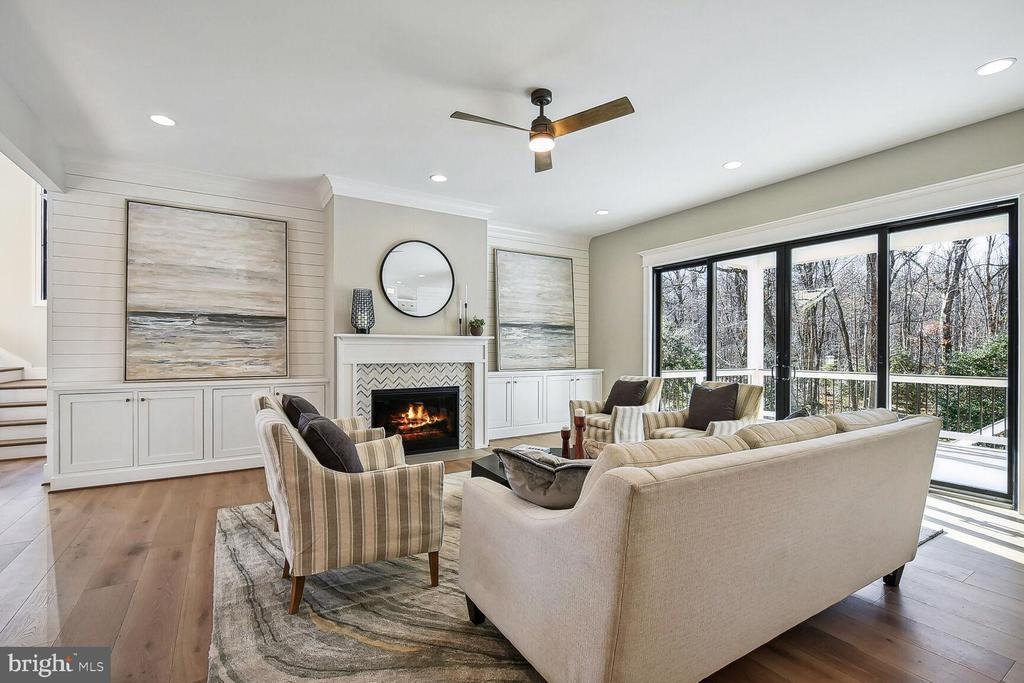 Lewis St, Vienna, VA 22180