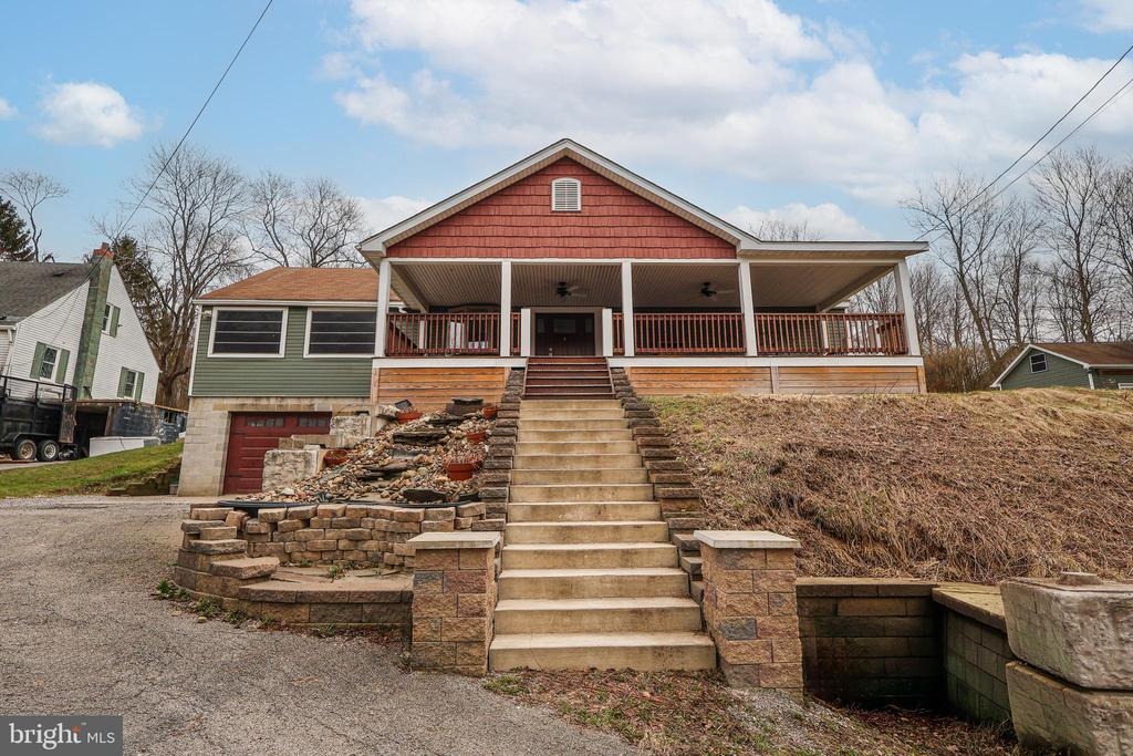 Blackhawk Rd, Beaver Falls, PA 15010