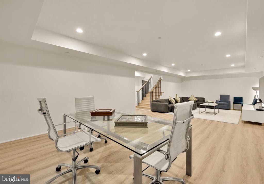 Glenbrook Rd, Bethesda, MD 20814 #1