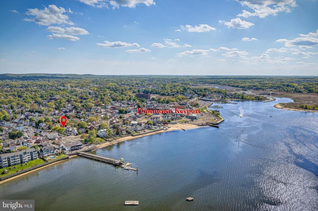 1st St, Keyport, NJ 07735
