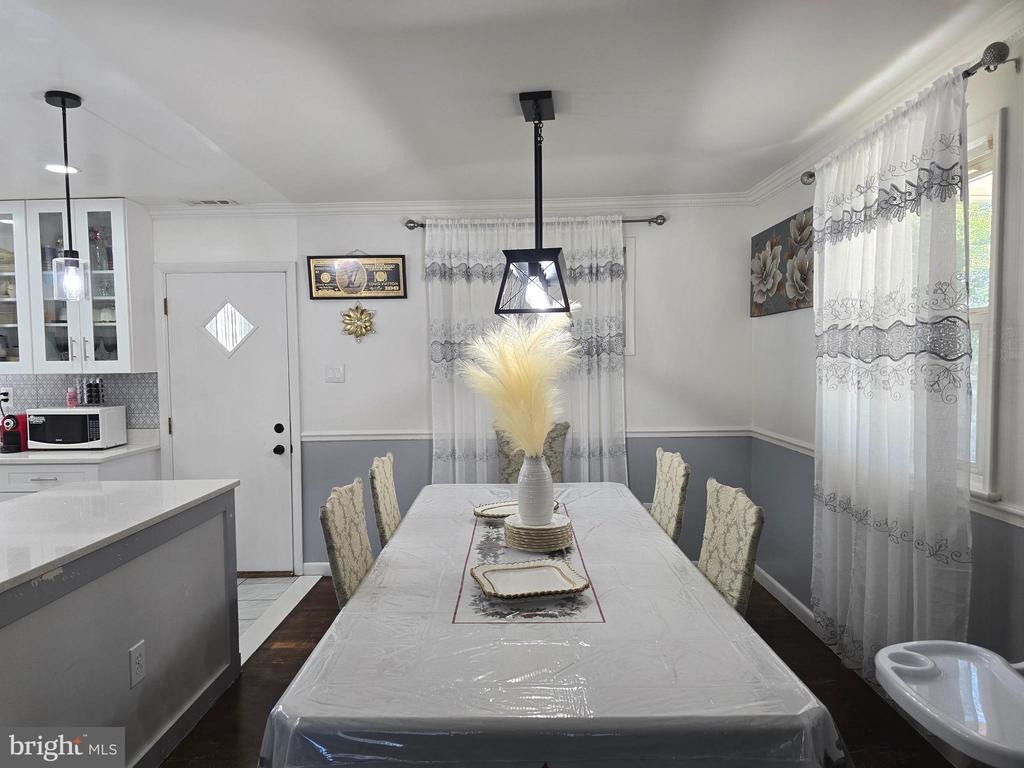 Viceroy Ave, District Heights, MD 20747