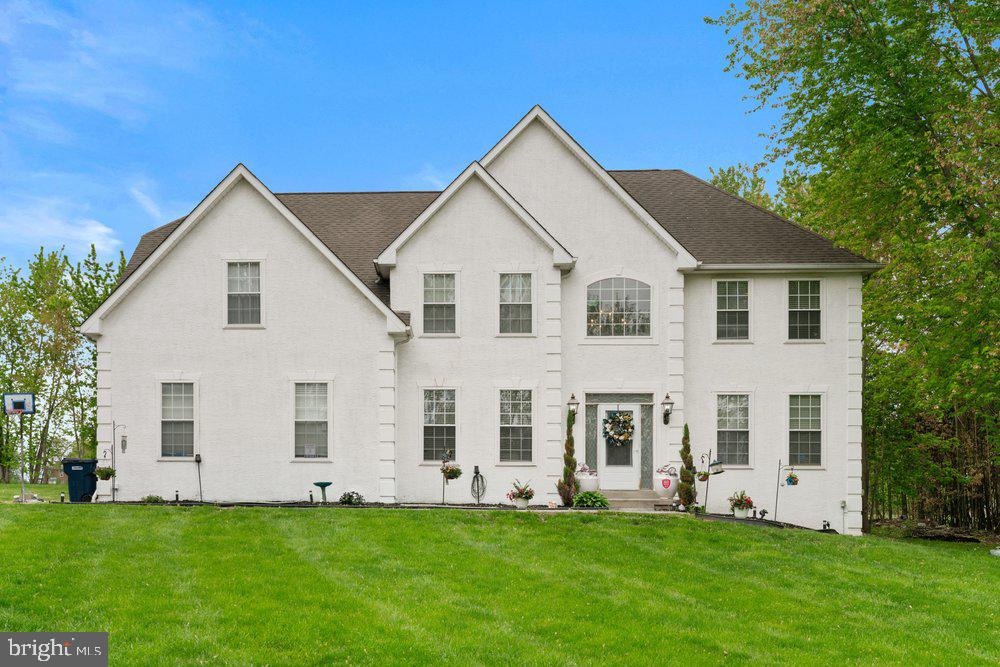 Meadow Ln, Pottstown, PA 19465